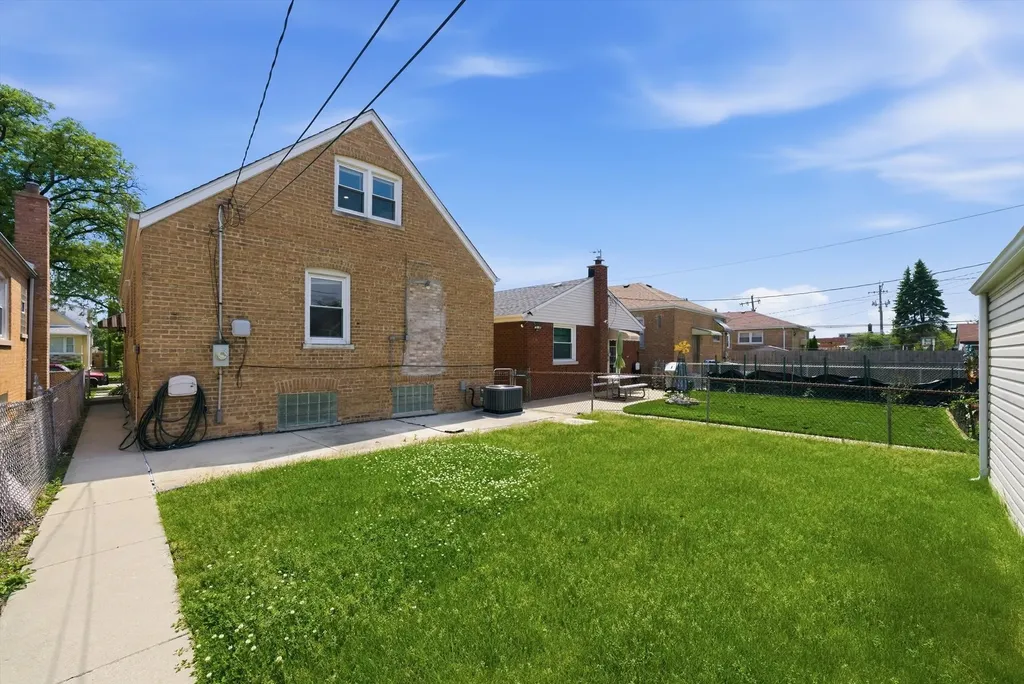 5134 South Laporte Avenue Chicago IL 60638