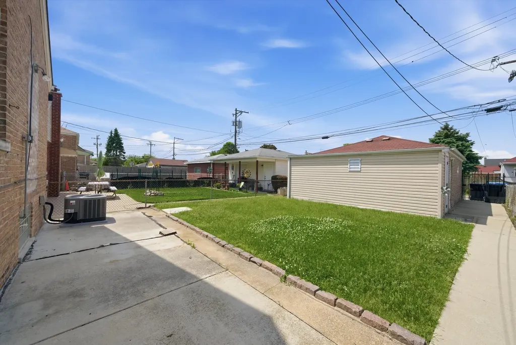 5134 South Laporte Avenue Chicago IL 60638