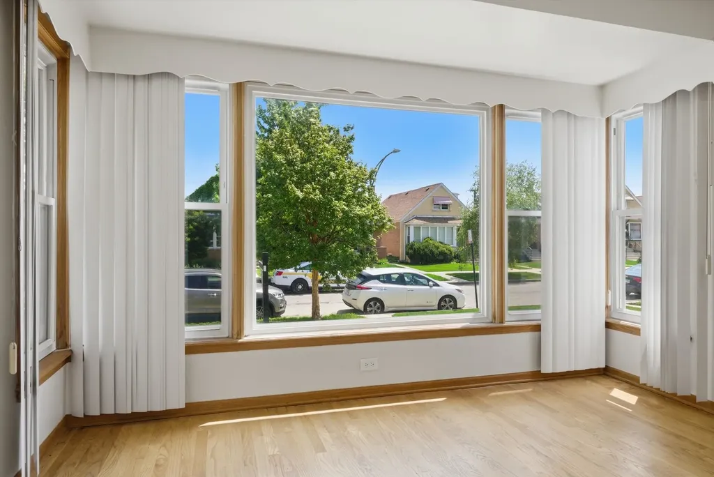 5134 South Laporte Avenue Chicago IL 60638