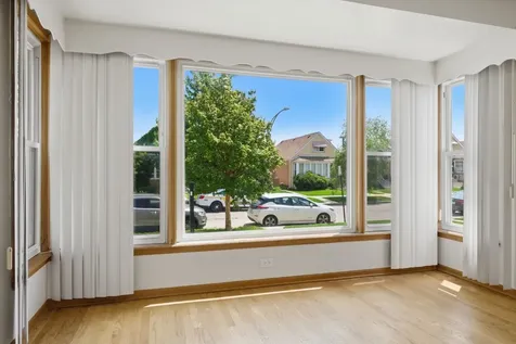 5134 South Laporte Avenue Chicago IL 60638