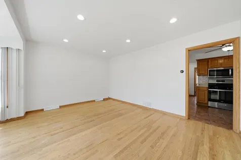 5134 South Laporte Avenue Chicago IL 60638