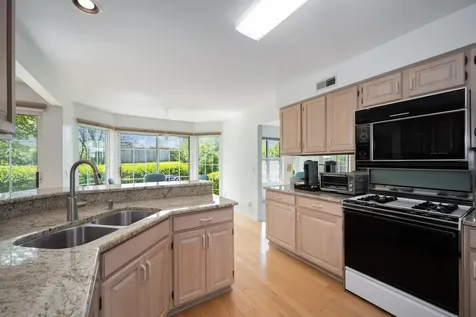 61 Caribou Crossing Northbrook IL 60062
