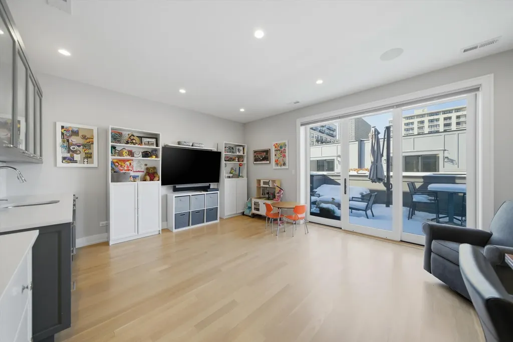 312 East Cullerton Street Chicago IL 60616