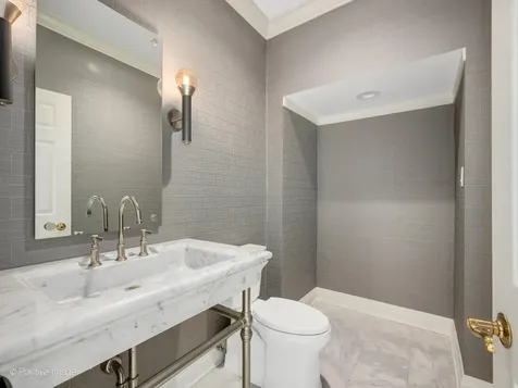 1604 Burr Ridge Club Burr Ridge IL 60527