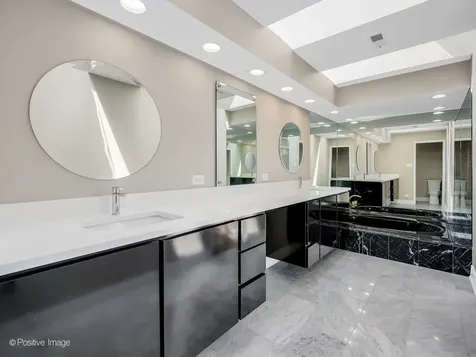 1604 Burr Ridge Club Burr Ridge IL 60527