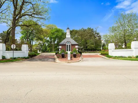 1604 Burr Ridge Club Burr Ridge IL 60527