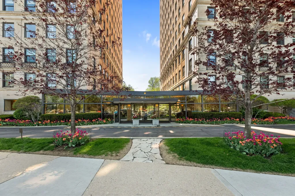 3730 North Lake Shore Drive Chicago IL 60613