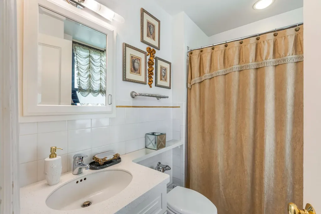 3730 North Lake Shore Drive Chicago IL 60613