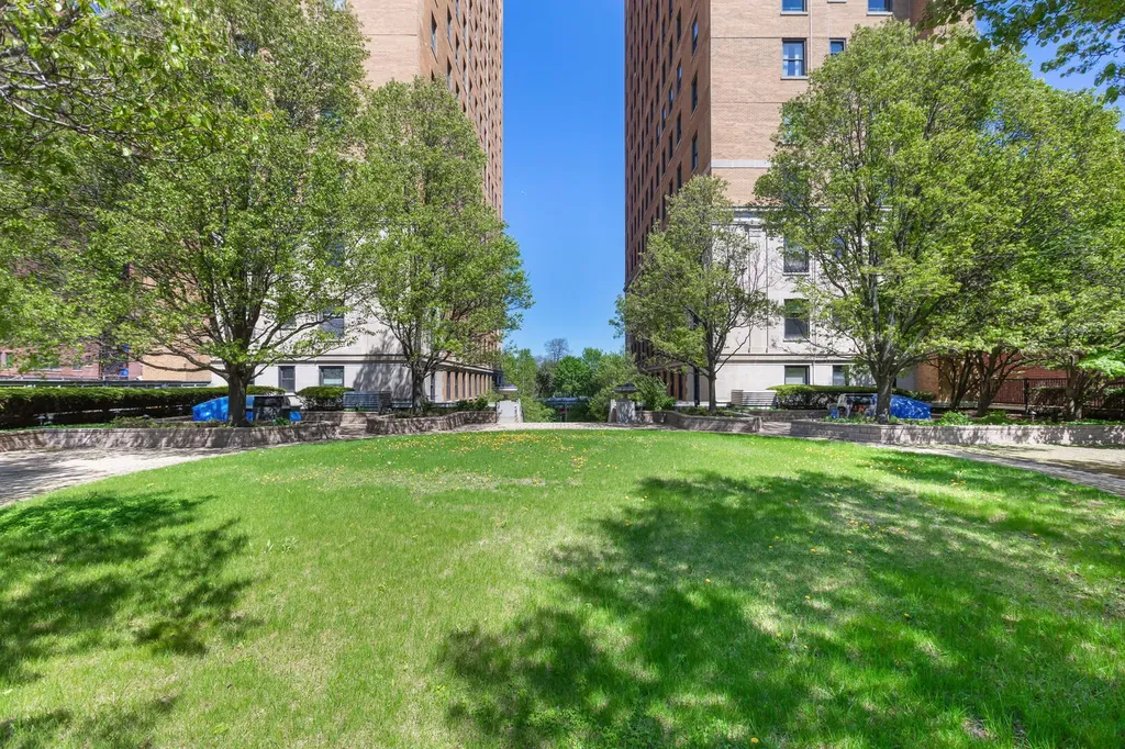 3730 North Lake Shore Drive Chicago IL 60613