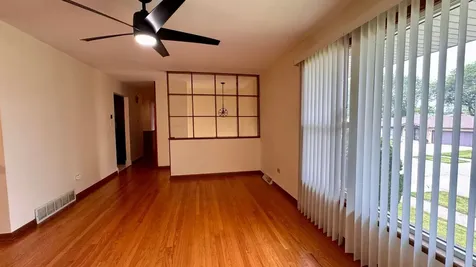 539 East 169th Street South Holland IL 60473