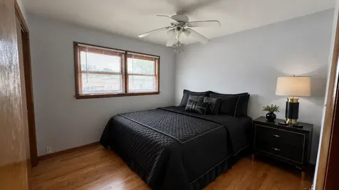 539 East 169th Street South Holland IL 60473
