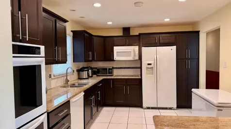 539 East 169th Street South Holland IL 60473