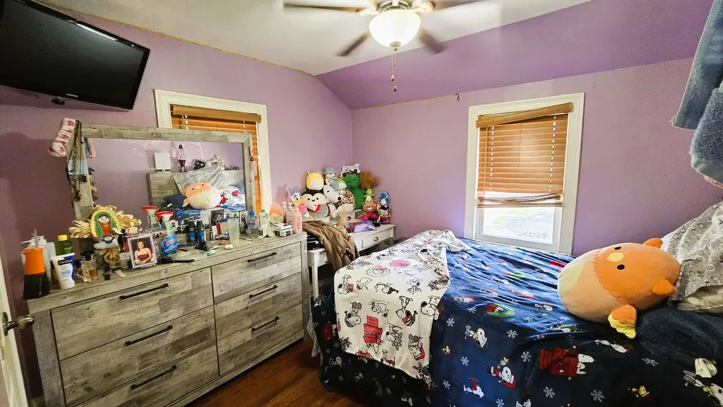 3352 West 84th Street Chicago IL 60652