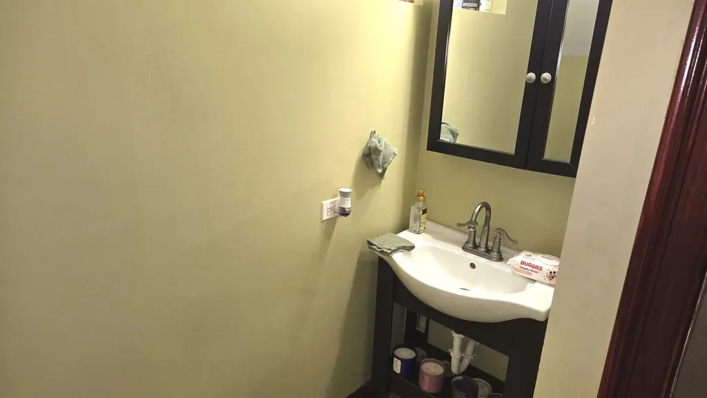3352 West 84th Street Chicago IL 60652