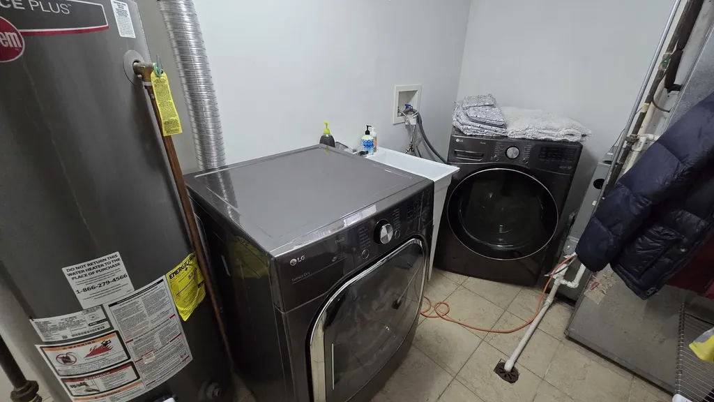 3352 West 84th Street Chicago IL 60652