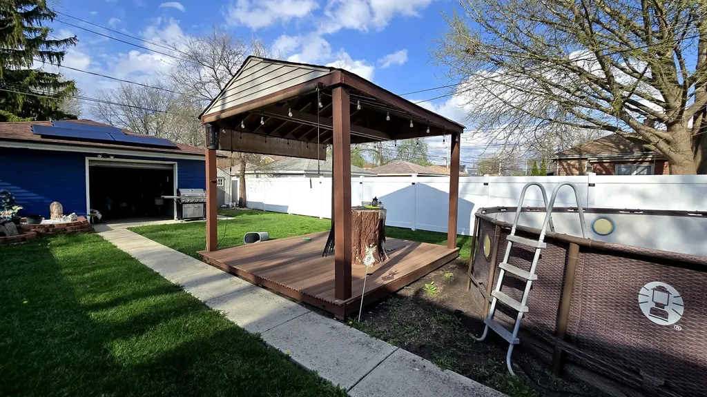 3352 West 84th Street Chicago IL 60652