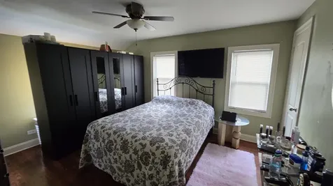 3352 West 84th Street Chicago IL 60652