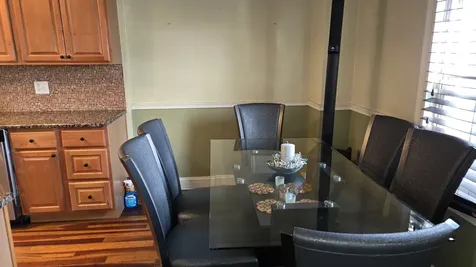 3352 West 84th Street Chicago IL 60652