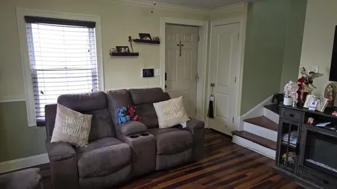 3352 West 84th Street Chicago IL 60652