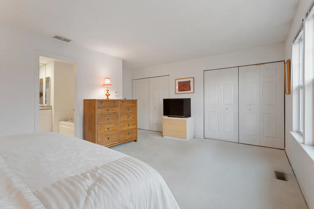 4922 South Cornell Avenue Chicago IL 60615