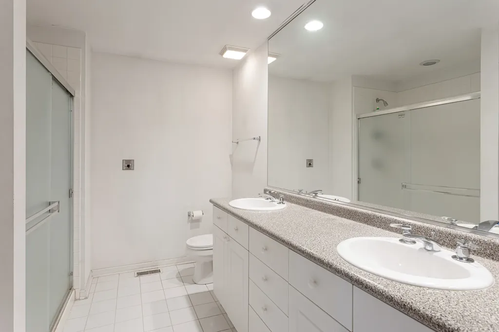 4922 South Cornell Avenue Chicago IL 60615