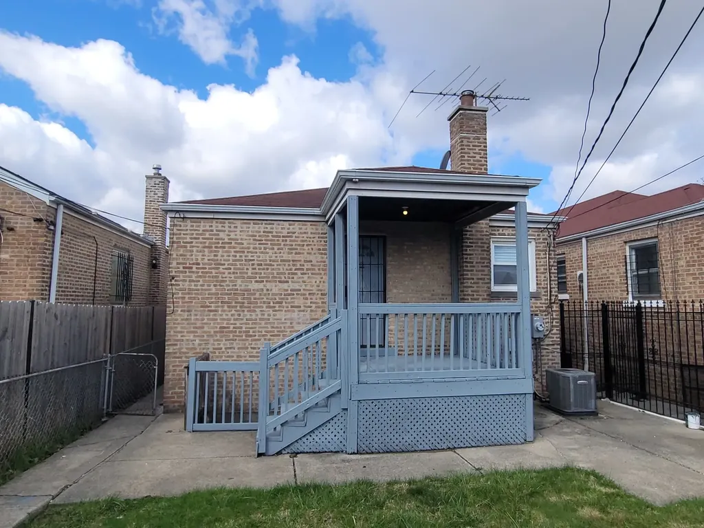 10755 South Vernon Avenue Chicago IL 60628