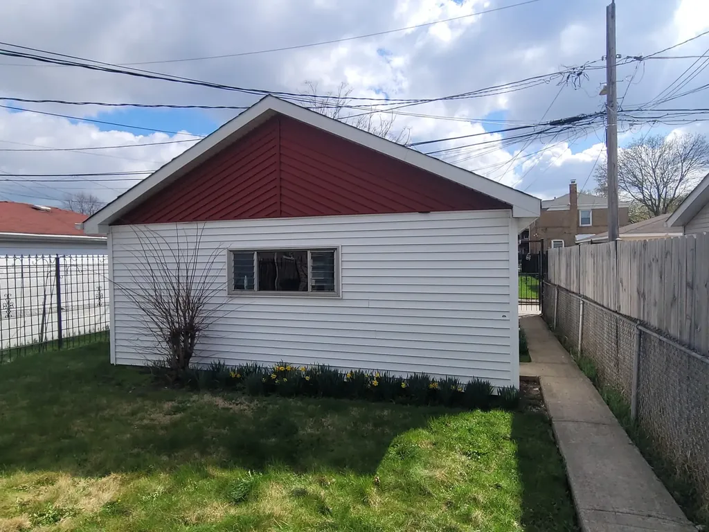 10755 South Vernon Avenue Chicago IL 60628