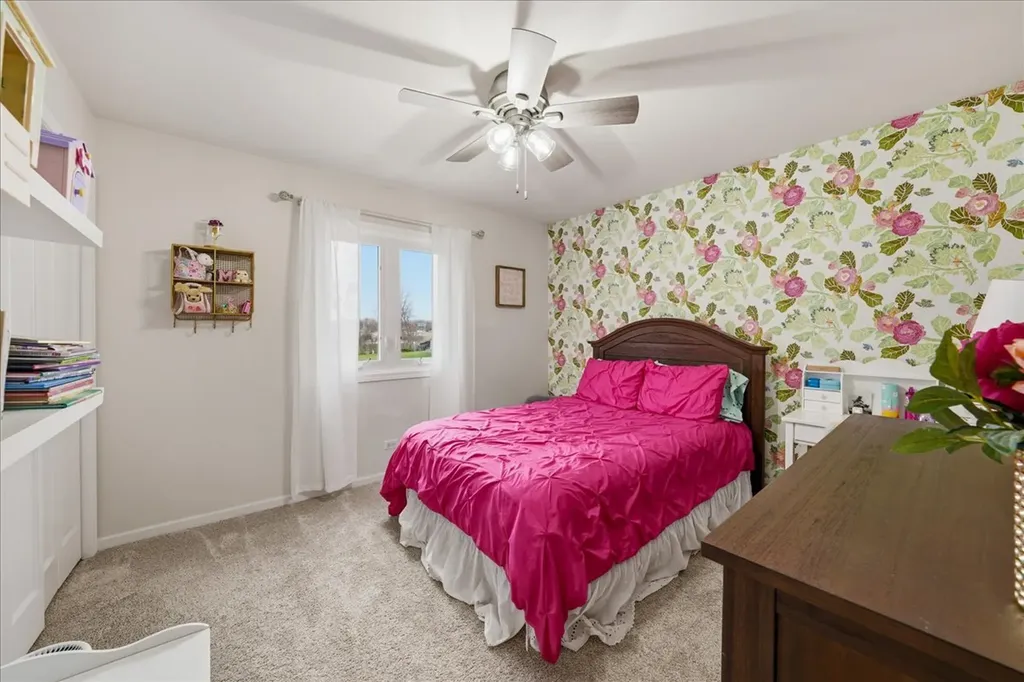 334 East Mckenna Court Elmhurst IL 60126