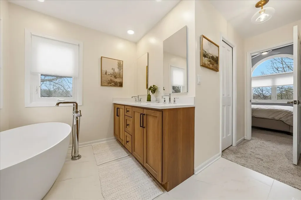 334 East Mckenna Court Elmhurst IL 60126