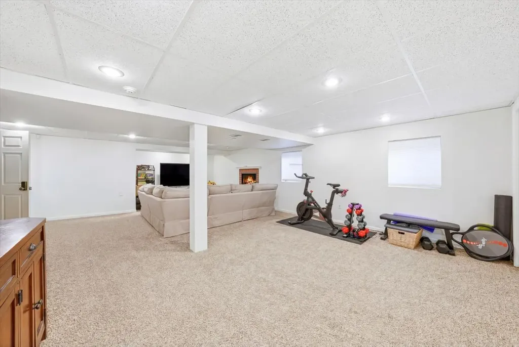 334 East Mckenna Court Elmhurst IL 60126