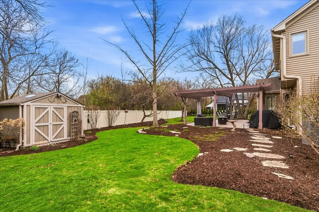 334 East Mckenna Court Elmhurst IL 60126