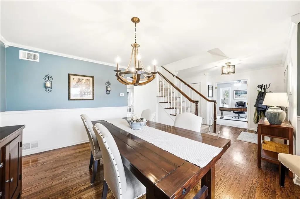 334 East Mckenna Court Elmhurst IL 60126