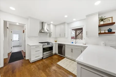 334 East Mckenna Court Elmhurst IL 60126