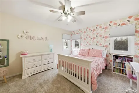 334 East Mckenna Court Elmhurst IL 60126