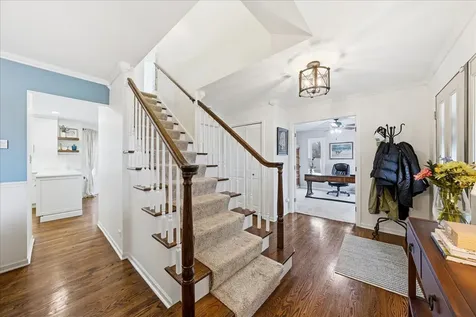 334 East Mckenna Court Elmhurst IL 60126