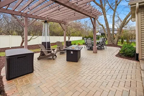 334 East Mckenna Court Elmhurst IL 60126