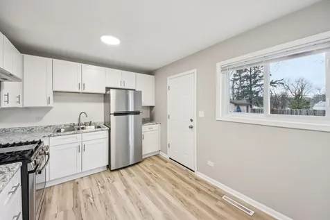 65 Della Street Crystal Lake IL 60014
