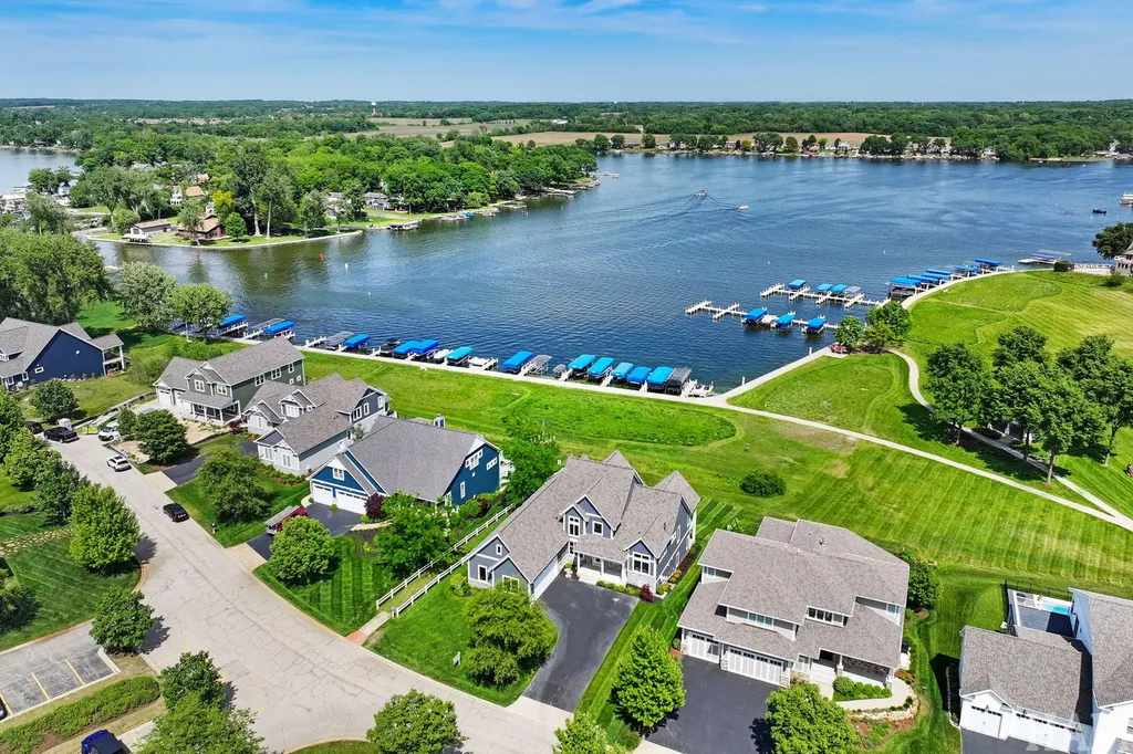 40561 North North Newport Drive Antioch IL 60002