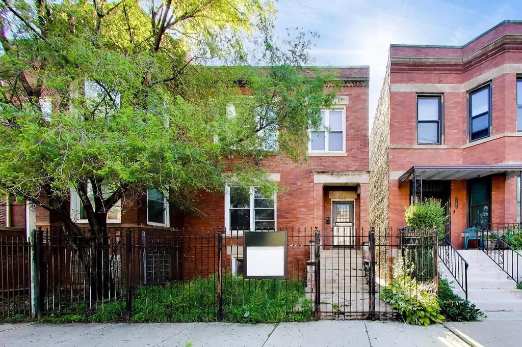 7041 South Eberhart Avenue Chicago IL 60637