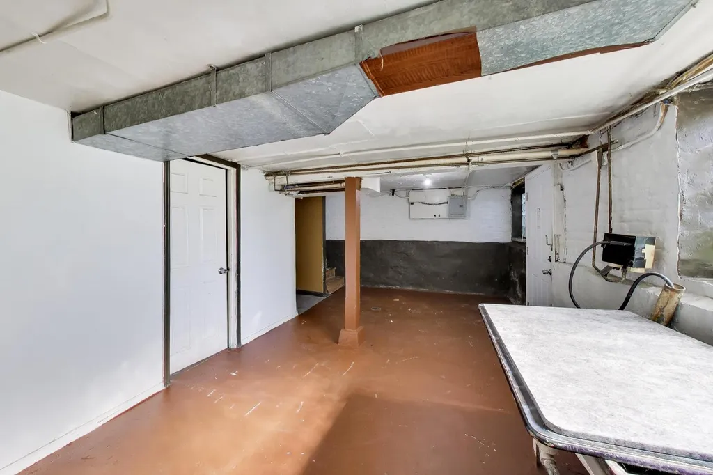 7041 South Eberhart Avenue Chicago IL 60637