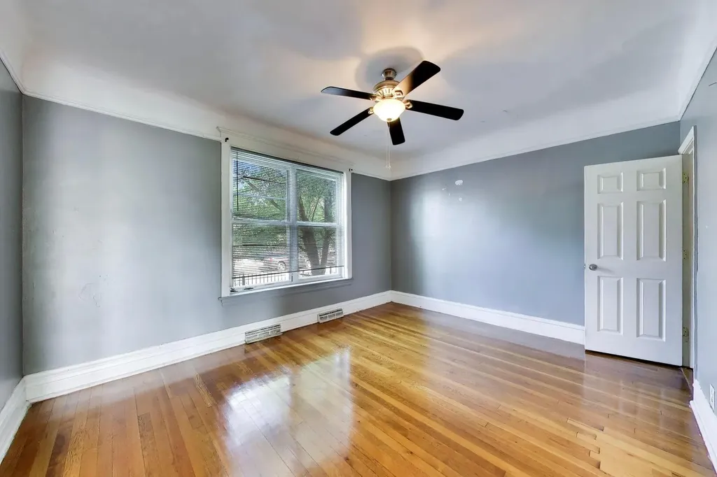 7041 South Eberhart Avenue Chicago IL 60637