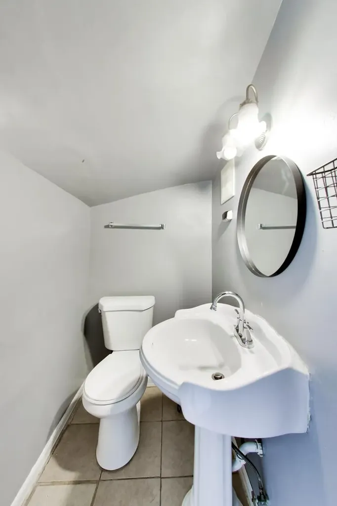 7041 South Eberhart Avenue Chicago IL 60637