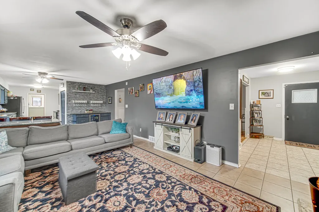 16129 South Harmony Drive Plainfield IL 60544