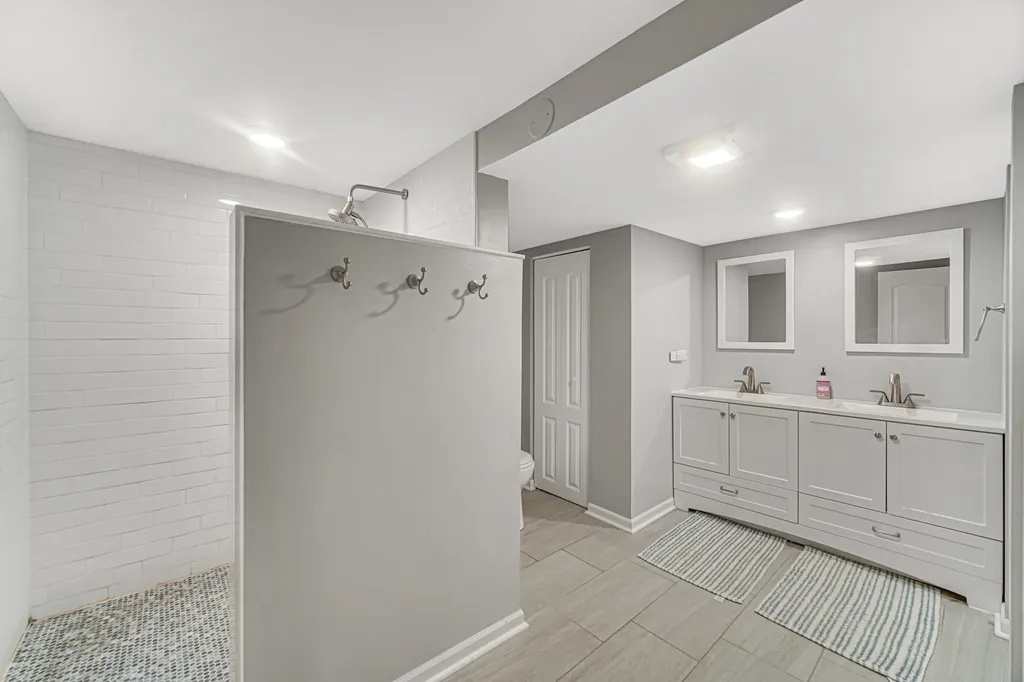 16129 South Harmony Drive Plainfield IL 60544