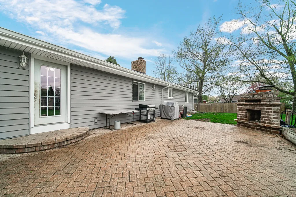 16129 South Harmony Drive Plainfield IL 60544