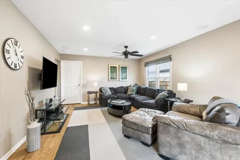 405 Caren Drive Buffalo Grove IL 60089