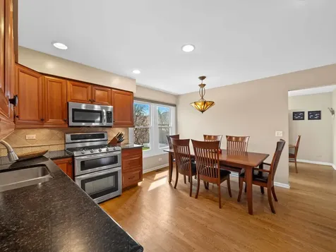 405 Caren Drive Buffalo Grove IL 60089