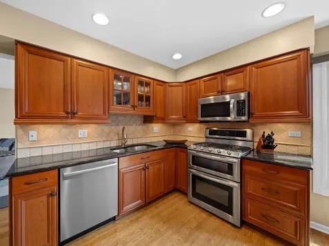 405 Caren Drive Buffalo Grove IL 60089