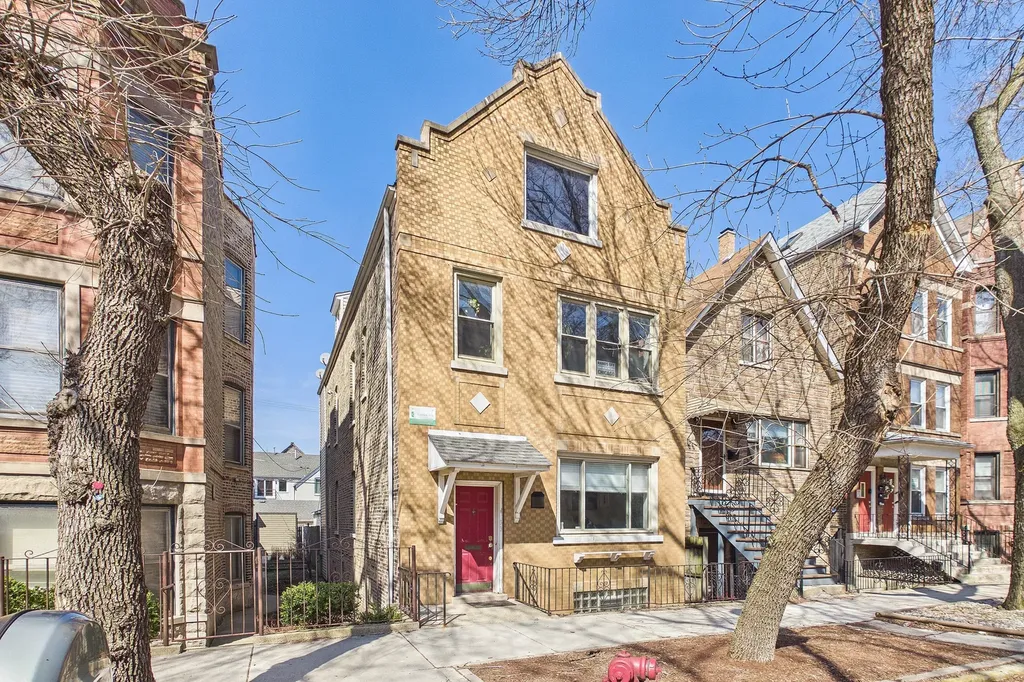 2330 West Palmer Street Chicago IL 60647