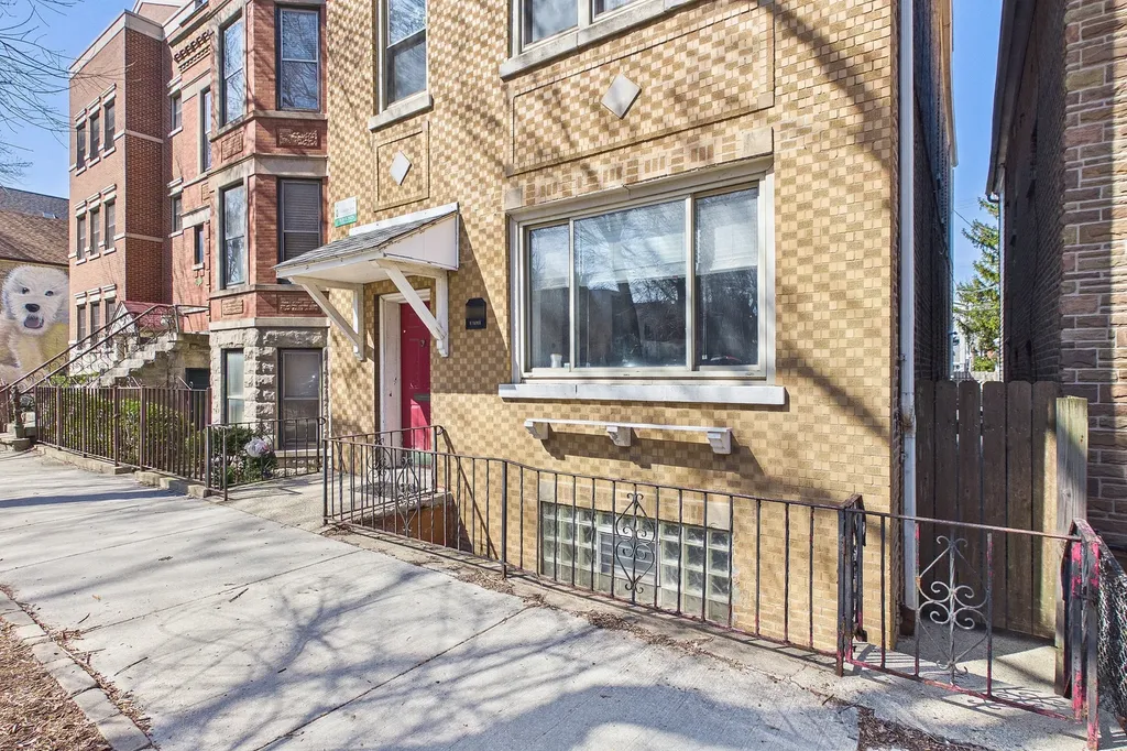 2330 West Palmer Street Chicago IL 60647